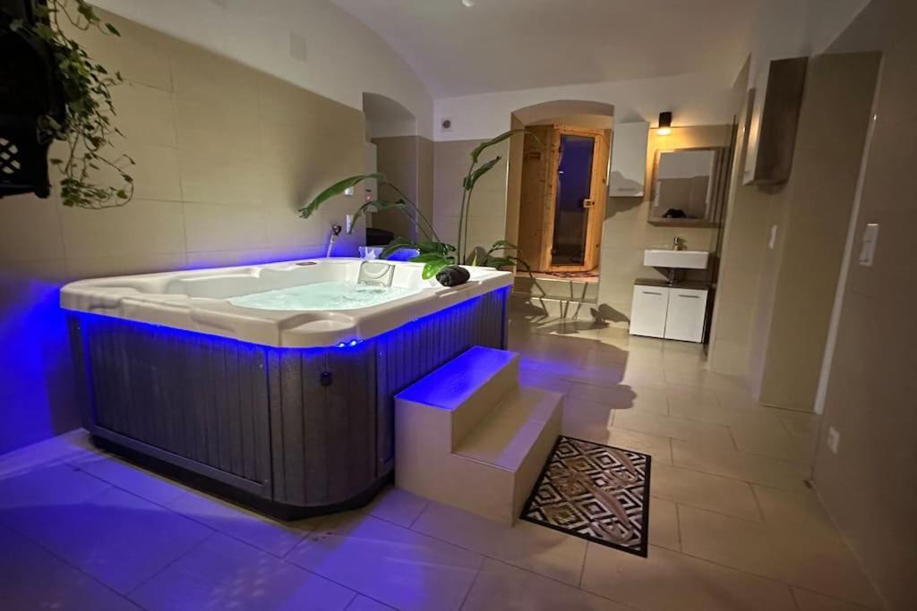 African Paradise With Jacuzzi & Sauna Viyana Dış mekan fotoğraf