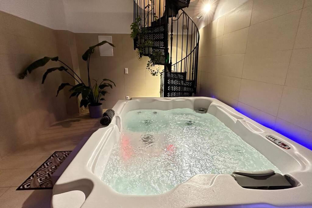 African Paradise With Jacuzzi & Sauna Viyana Dış mekan fotoğraf